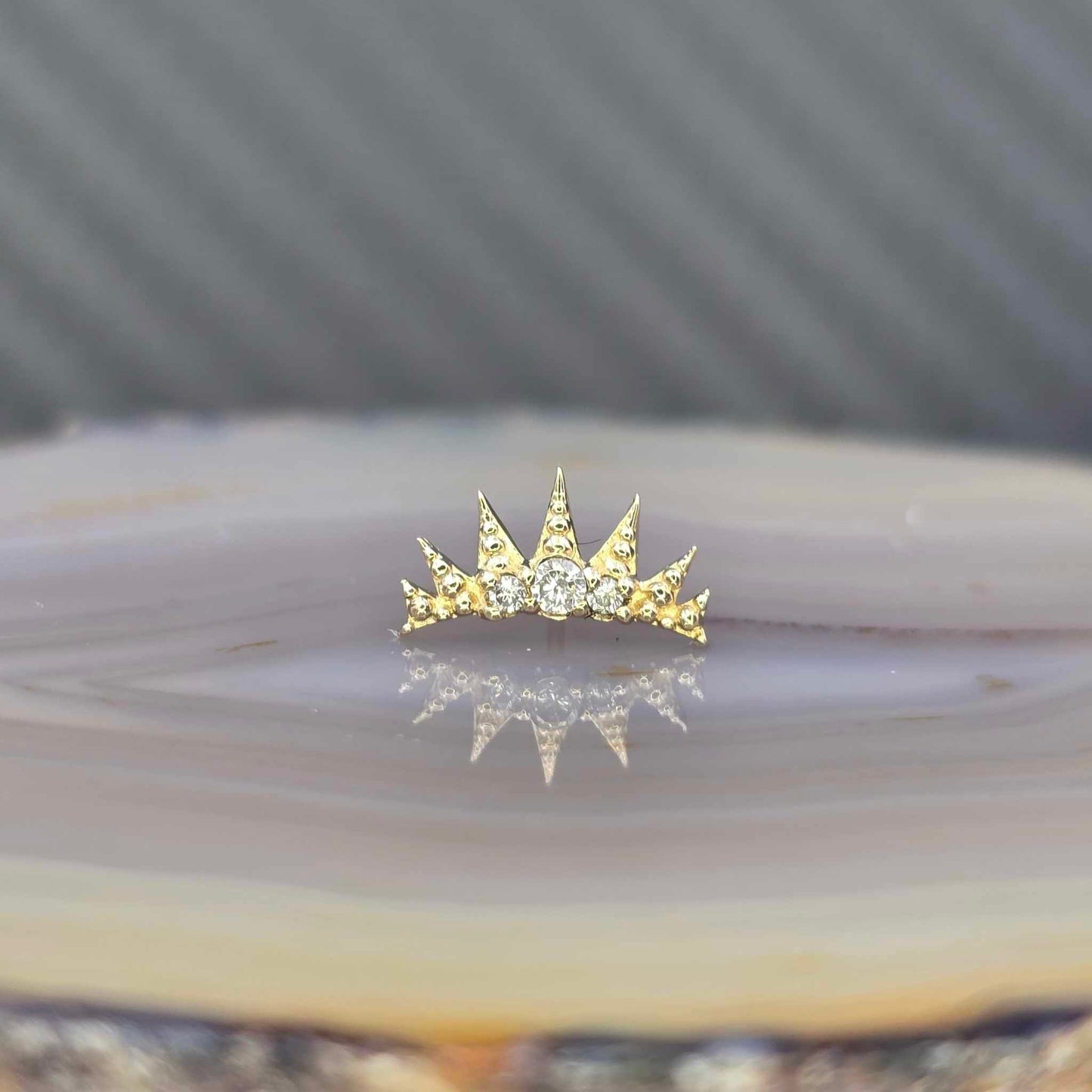 14k Medieval Threadless Pin End