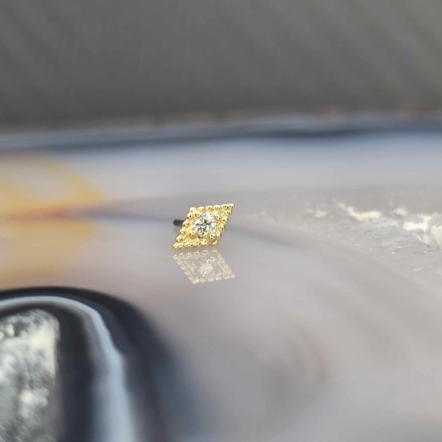 14k Luck Threadless Pin End