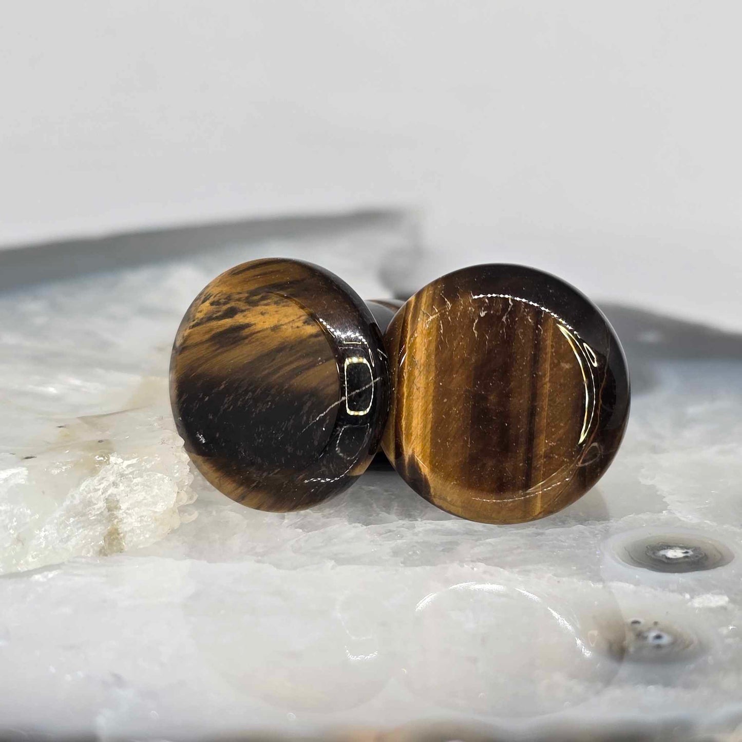Single Flare Stone Plugs (Medium)