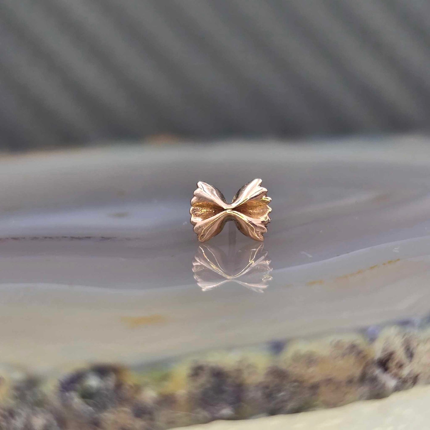14k Gold Bow Tie Threadless Pin End