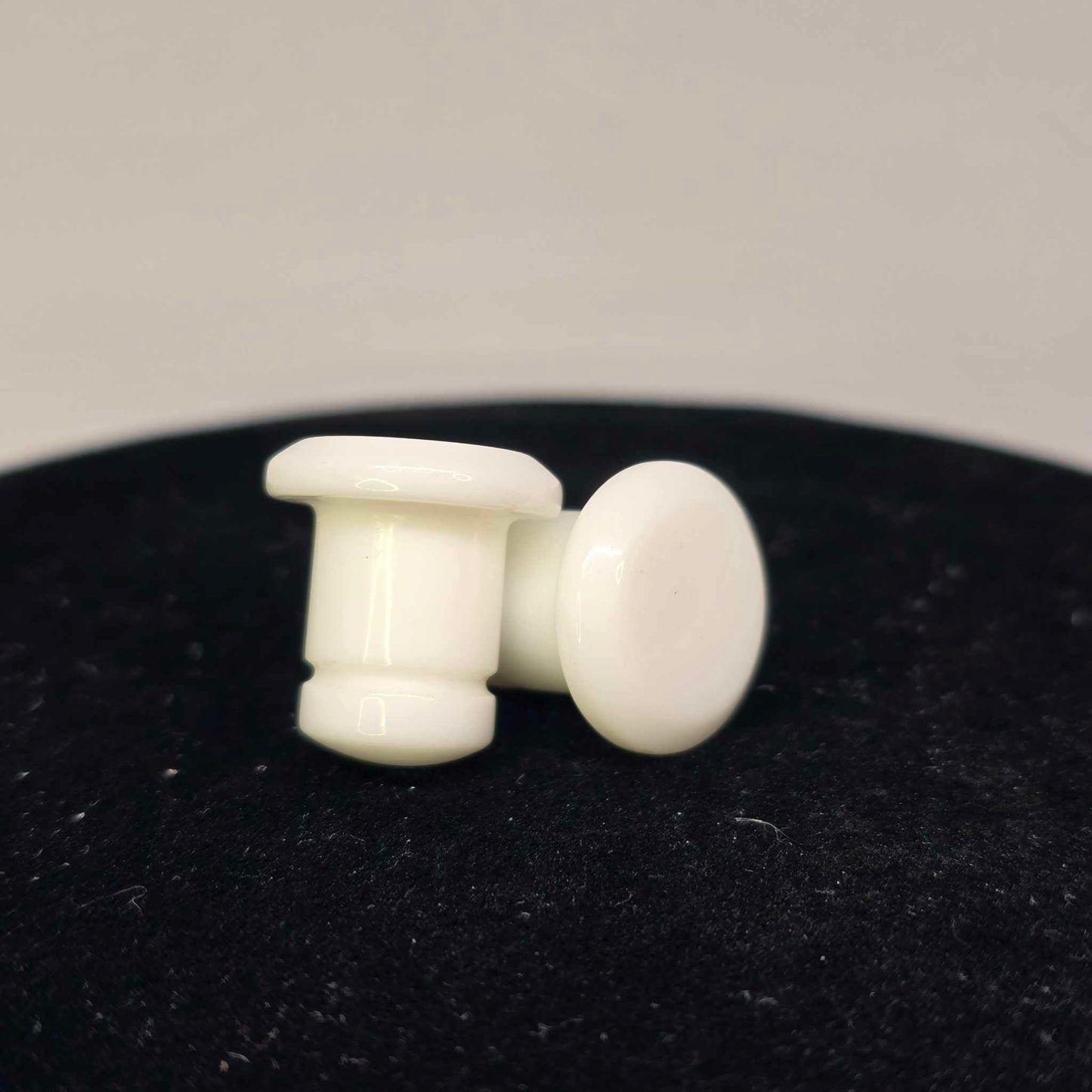 Single Flare Stone Plugs (Medium)