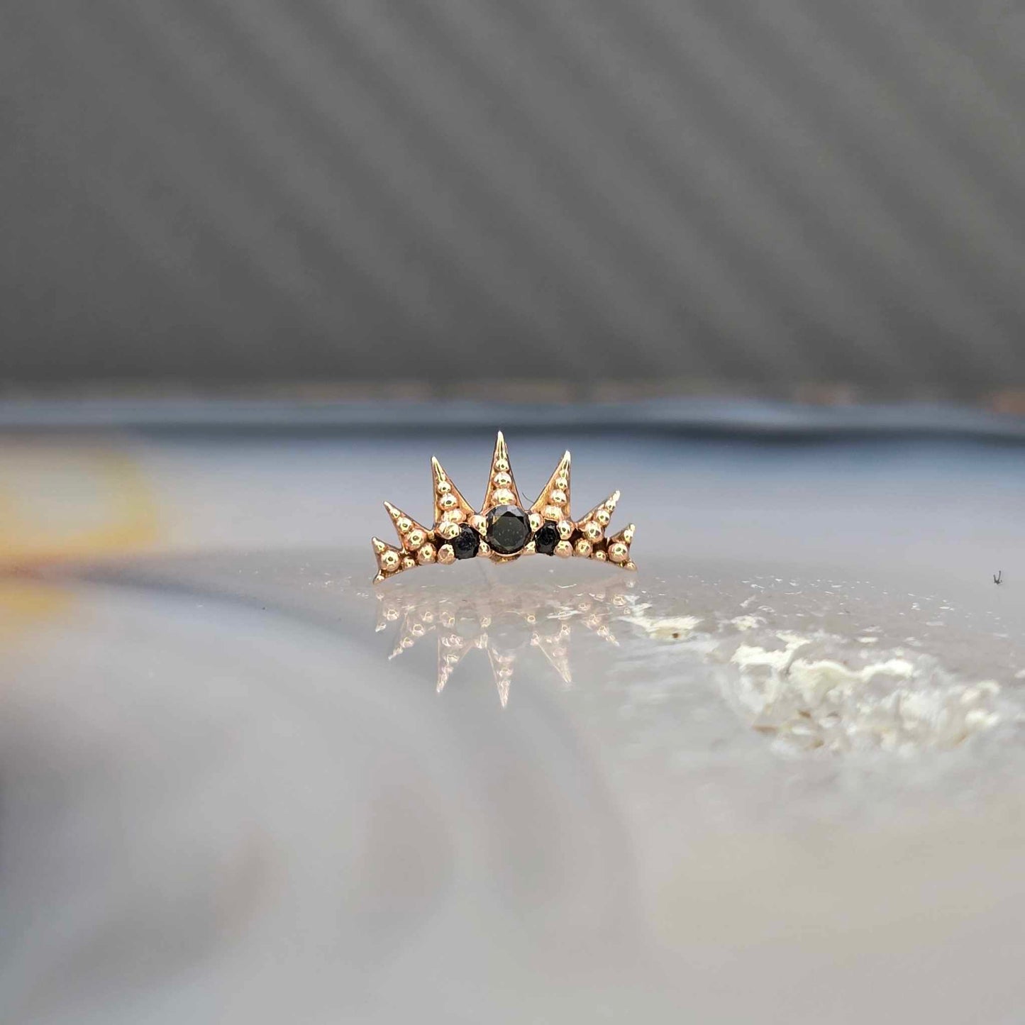 14k Medieval Threadless Pin End