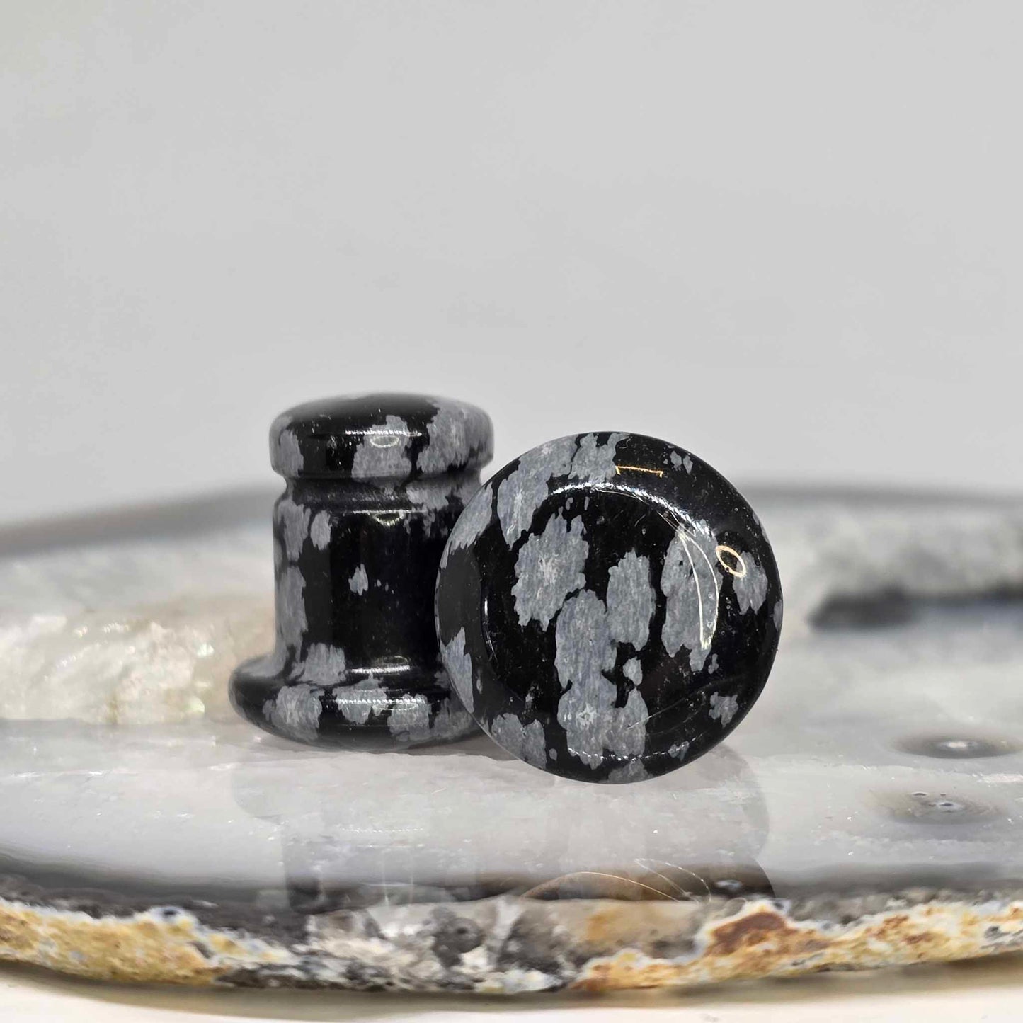 Single Flare Stone Plugs (Medium)