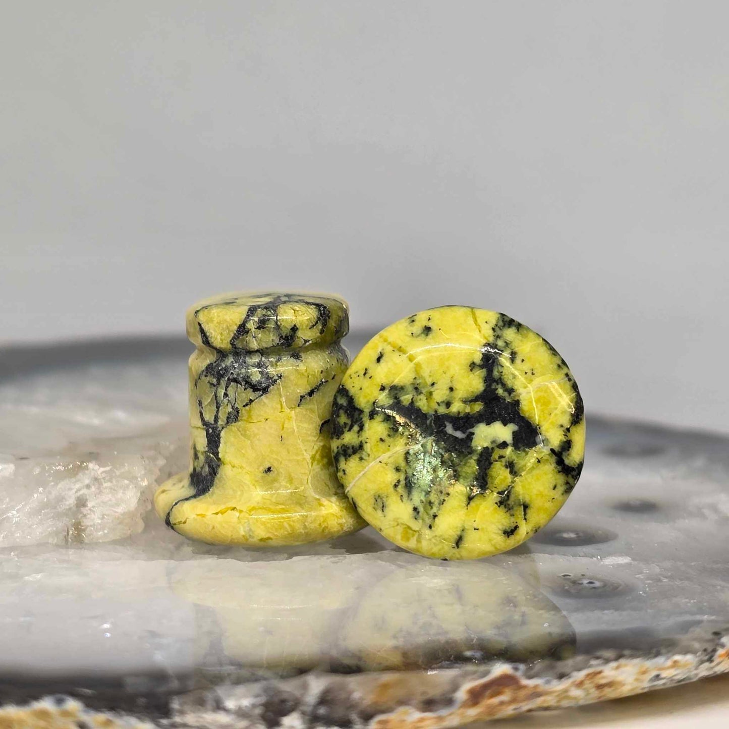 Single Flare Stone Plugs (Medium)