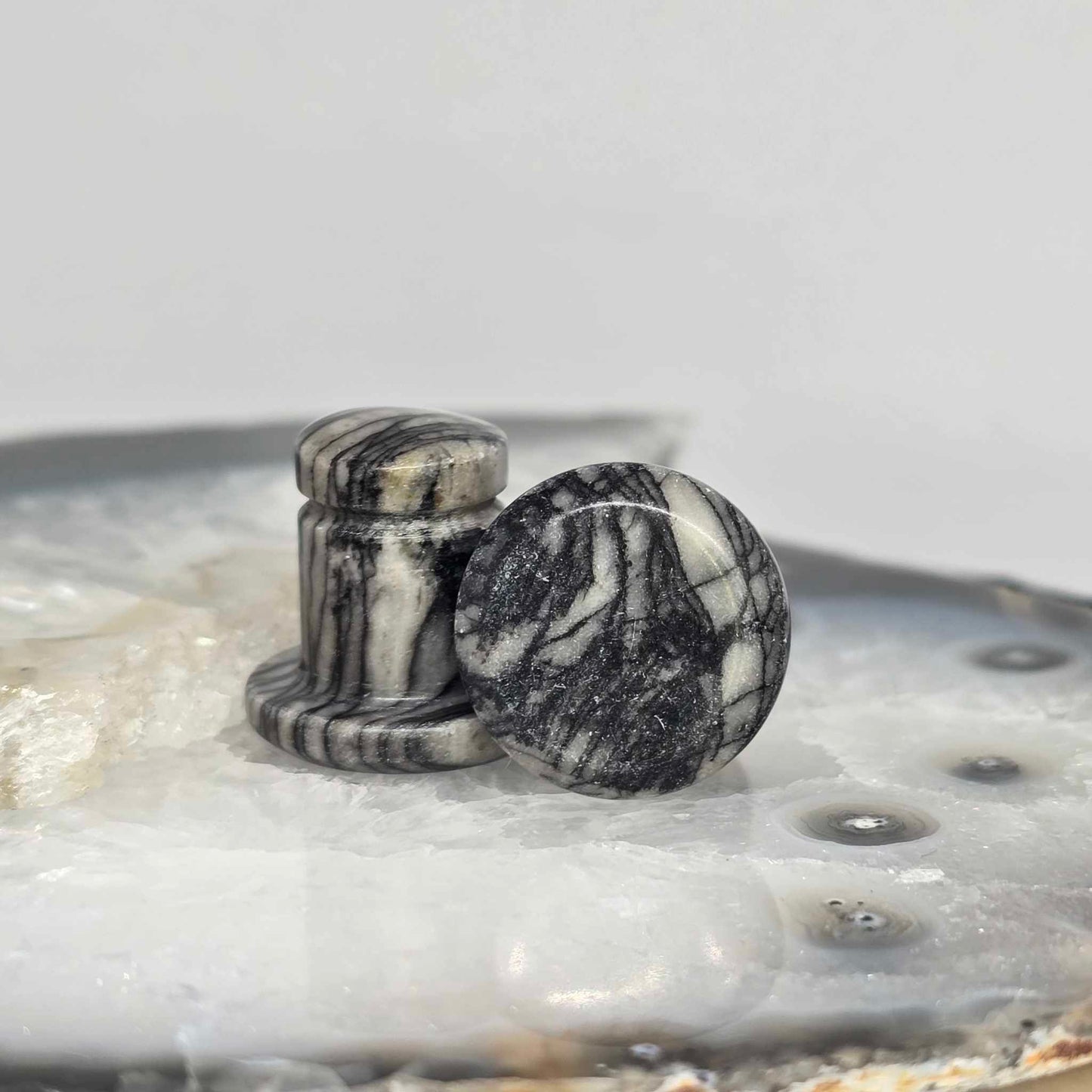 Single Flare Stone Plugs (Medium)