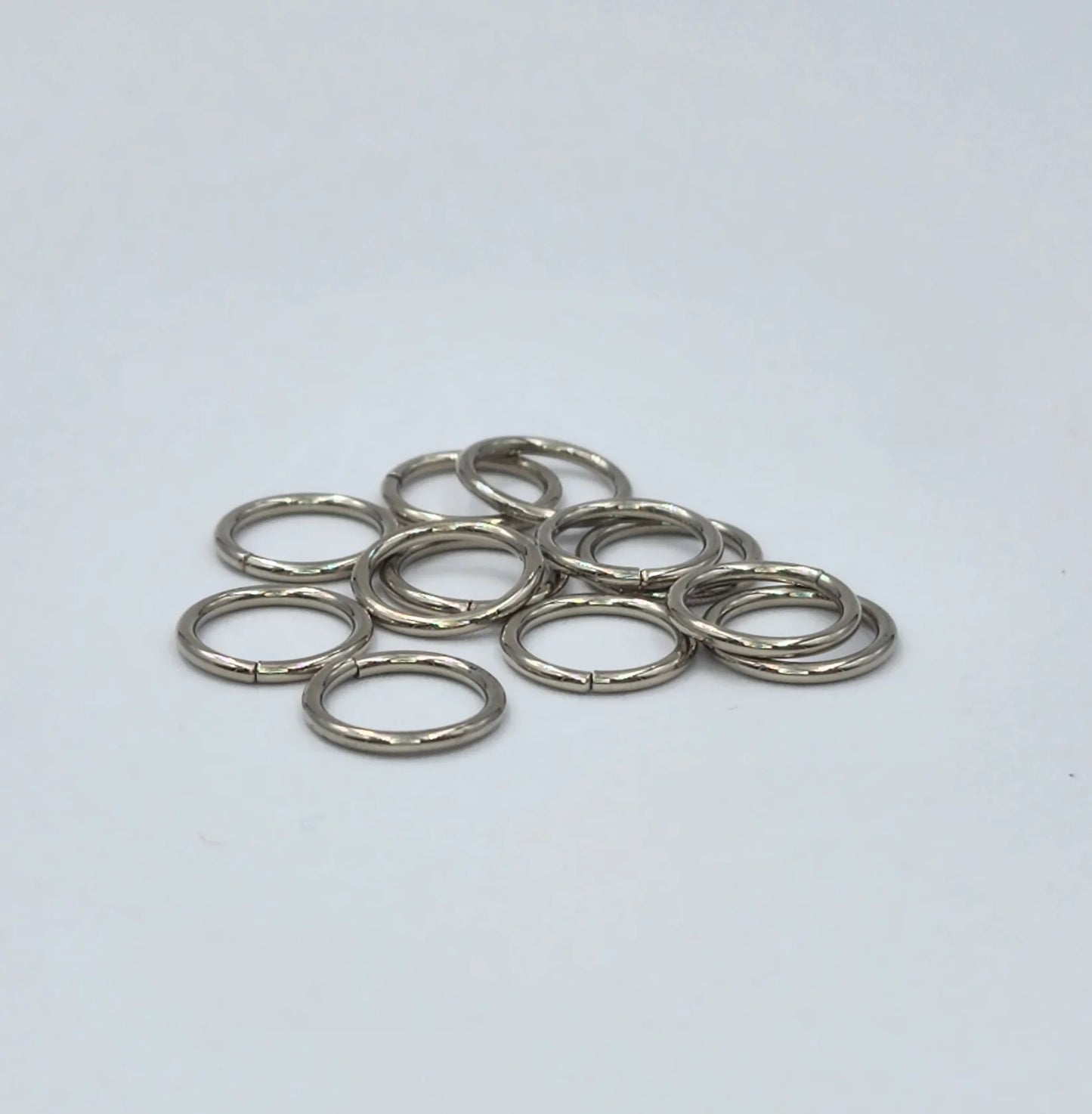 14k White Gold Seam Ring