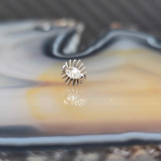 14k Queen Threadless Pin End