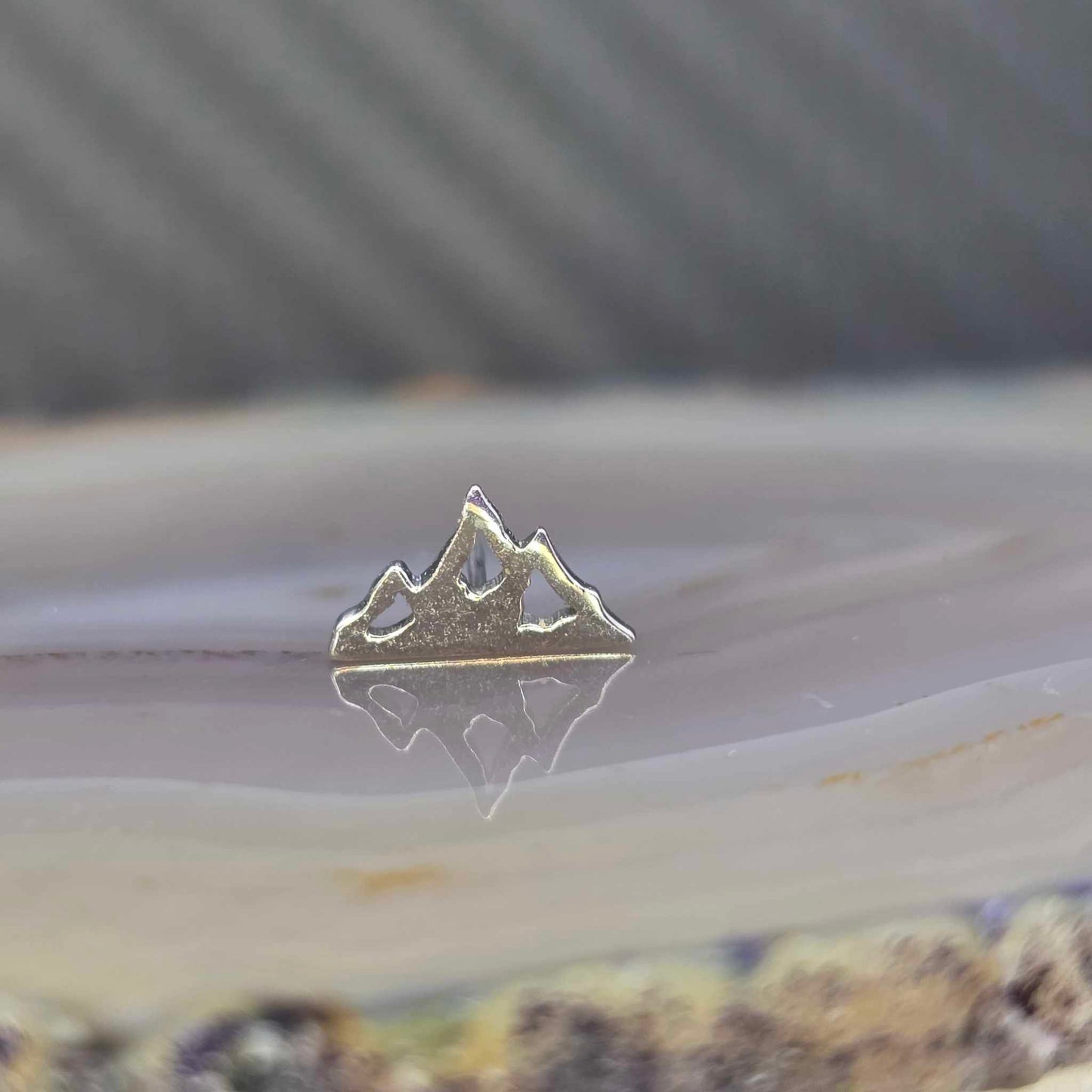 14k Gold Mountain Threadless Pin End