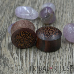 Spackled Center Dark Plugs ○ 13/16"